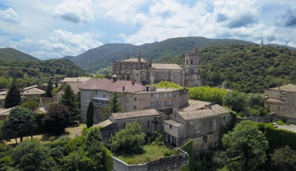 Maison Familiale Du Clos Saint Roch Villa Viviers Exterior photo