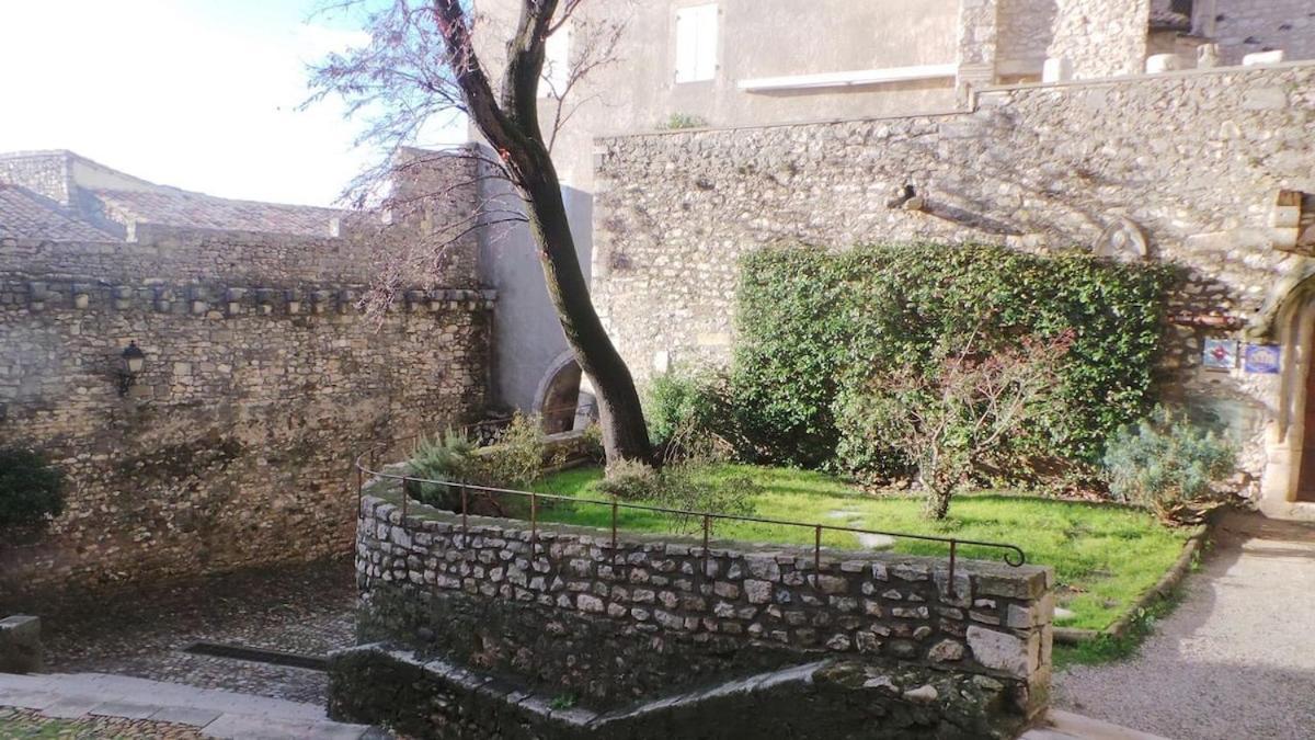 Maison Familiale Du Clos Saint Roch Villa Viviers Exterior photo